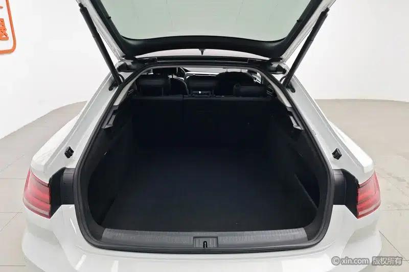 Volkswagen CC 2021 380TSI Striking Edition — миниатюра 23
