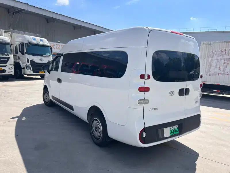 Dana V1 2025 V1+ Long Wheelbase High Roof Multi-functional Edition 64kWh — миниатюра 4