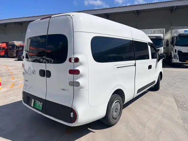 Dana V1 2025 V1+ Long Wheelbase High Roof Multi-functional Edition 64kWh — миниатюра 6