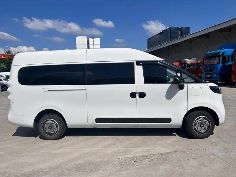 Dana V1 2025 V1+ Long Wheelbase High Roof Multi-functional Edition 64kWh — миниатюра 7