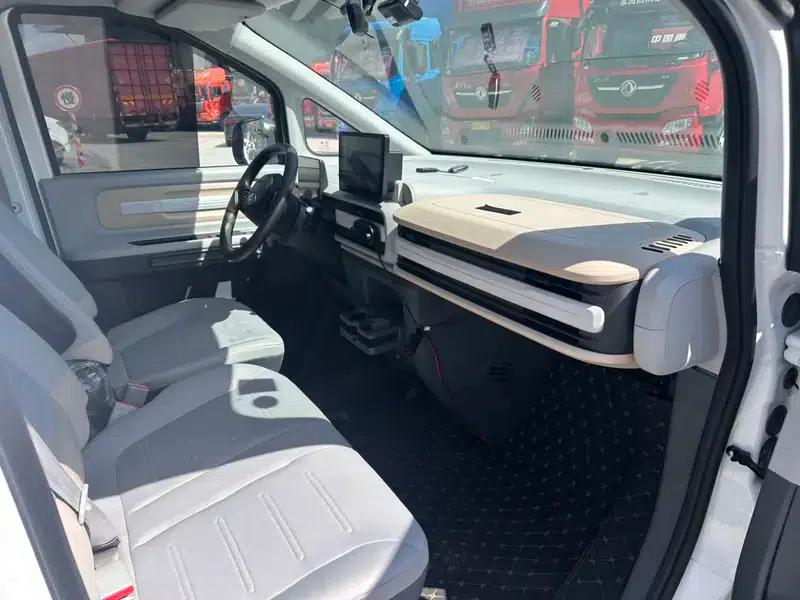 Dana V1 2025 V1+ Long Wheelbase High Roof Multi-functional Edition 64kWh — миниатюра 9