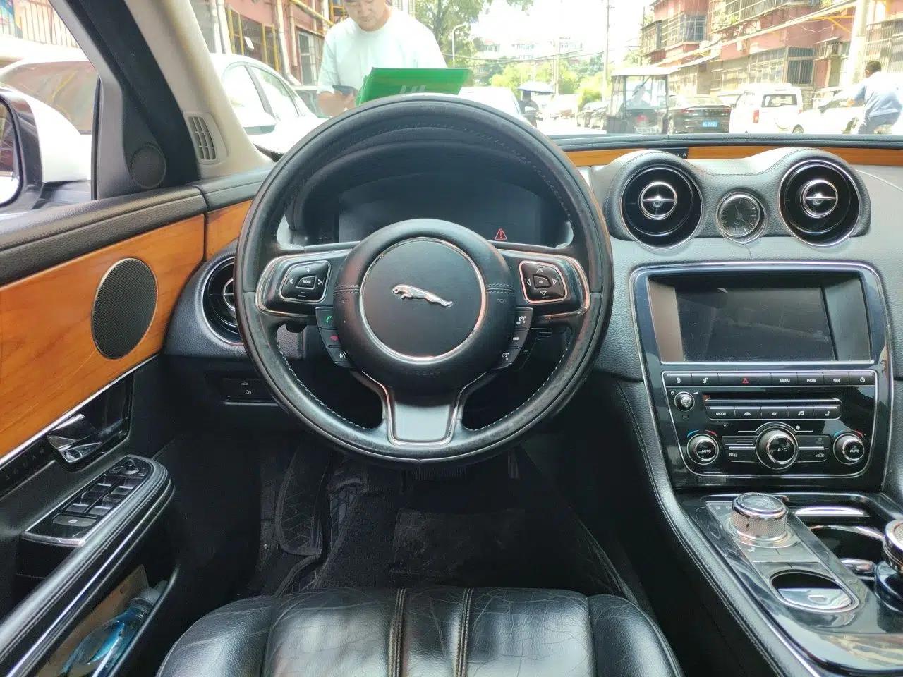 Jaguar XJ 2013 XJL 2.0T Elegance Business Edition — миниатюра 10