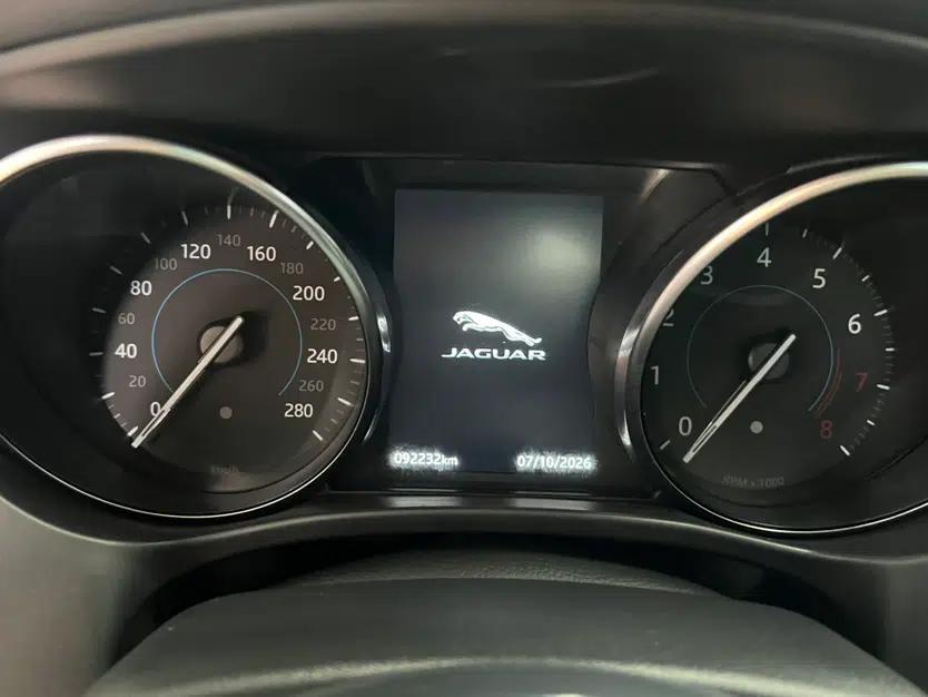 Jaguar F-PACE 2020 2.0T Urban Deluxe Edition — миниатюра 8