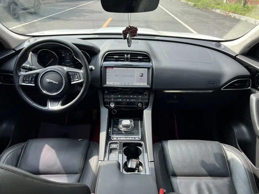 Jaguar F-PACE 2020 2.0T Urban Deluxe Edition — миниатюра 9
