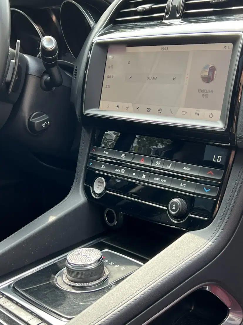 Jaguar F-PACE 2020 2.0T Urban Deluxe Edition — миниатюра 10