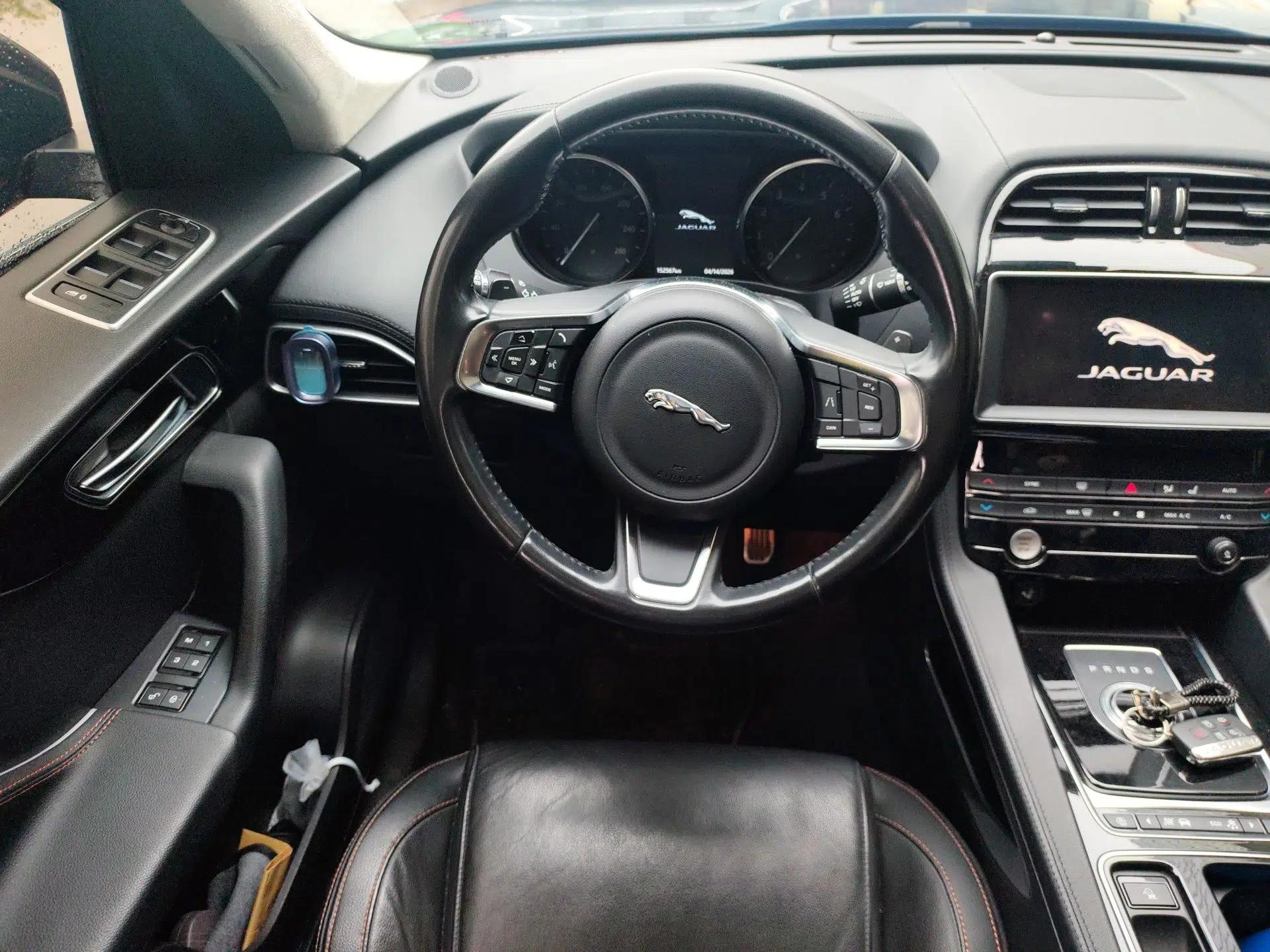 Jaguar F-PACE 2019 2.0T Four-Wheel Drive Urban Luxury Edition — миниатюра 9