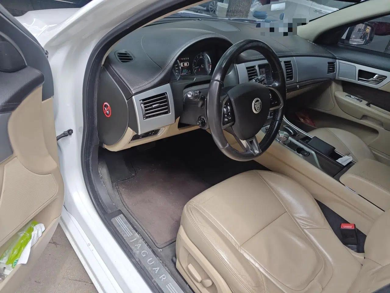 Jaguar XF 2012 XF 3.0L V6 London Limited Edition — миниатюра 16