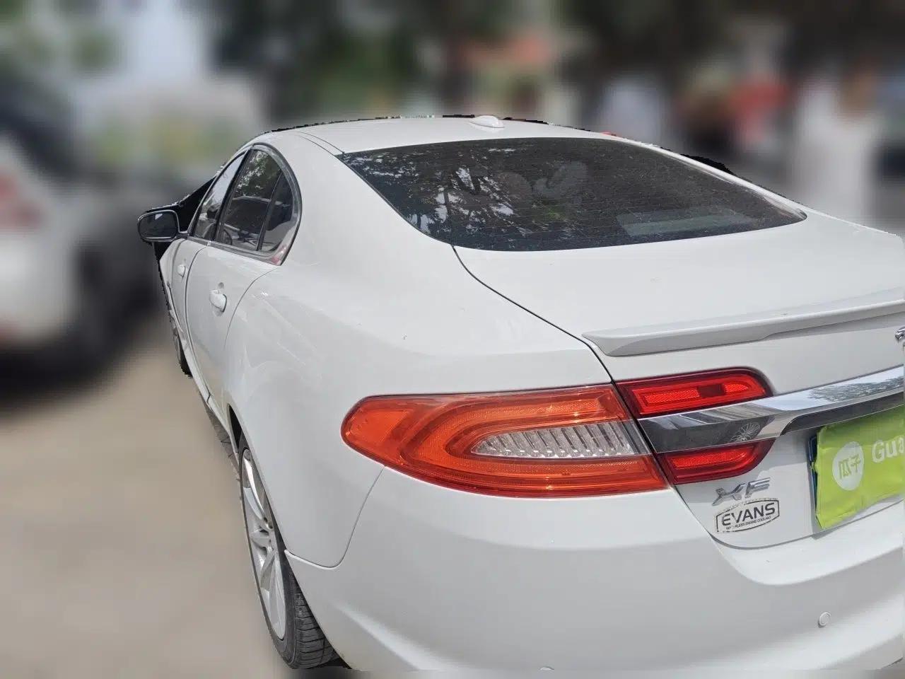 Jaguar XF 2012 XF 3.0L V6 London Limited Edition — миниатюра 4