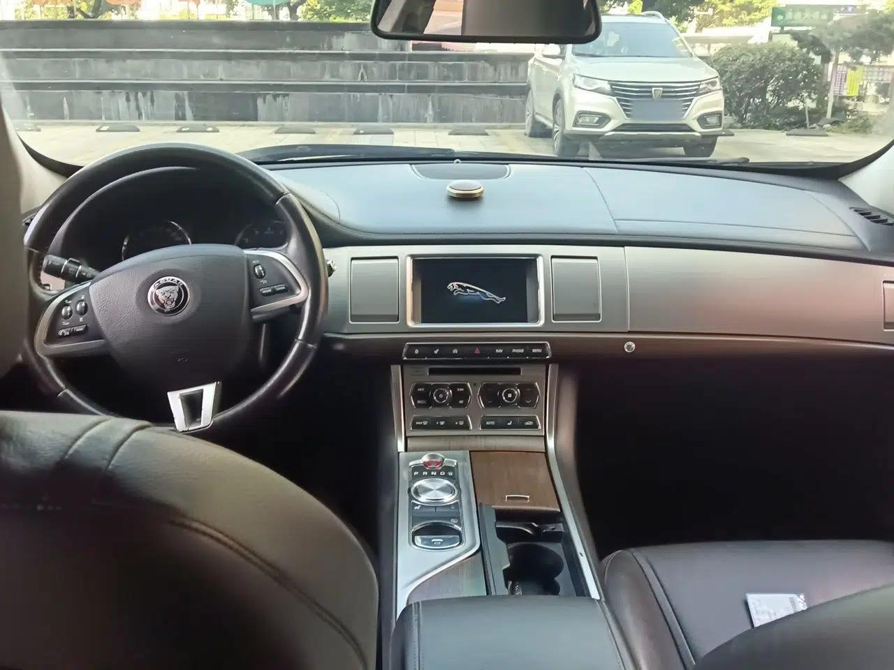 Jaguar XF 2015 XF 2.0T Prestige Edition — миниатюра 9
