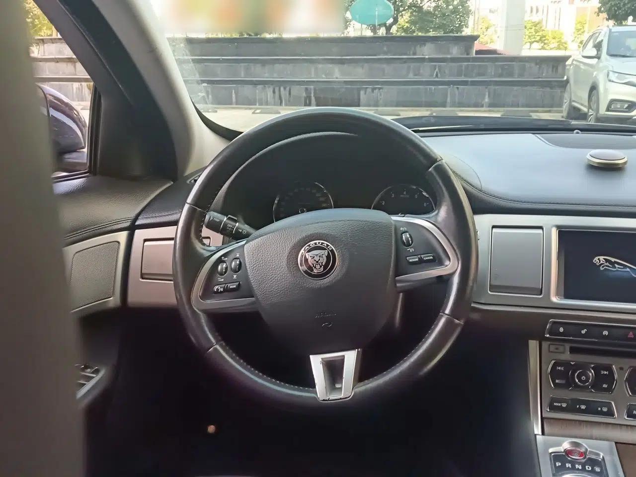 Jaguar XF 2015 XF 2.0T Prestige Edition — миниатюра 10