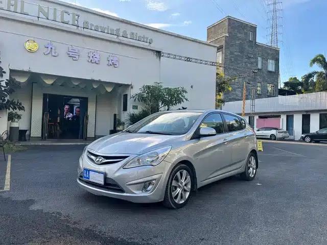 2011 Hatchback Reina 1.6L Automatic GLS Premium