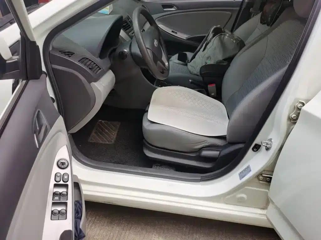 2016 Hyundai Reina 1.4L Automatic Intelligent GLS — миниатюра 12