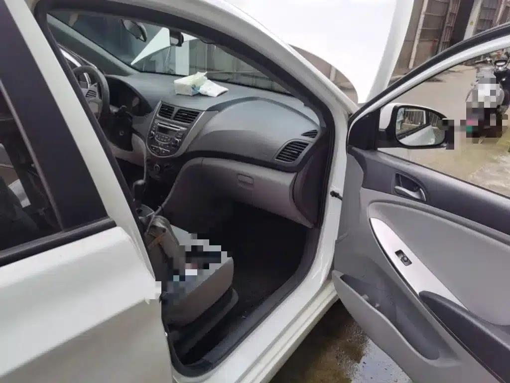 2016 Hyundai Reina 1.4L Automatic Intelligent GLS — миниатюра 21