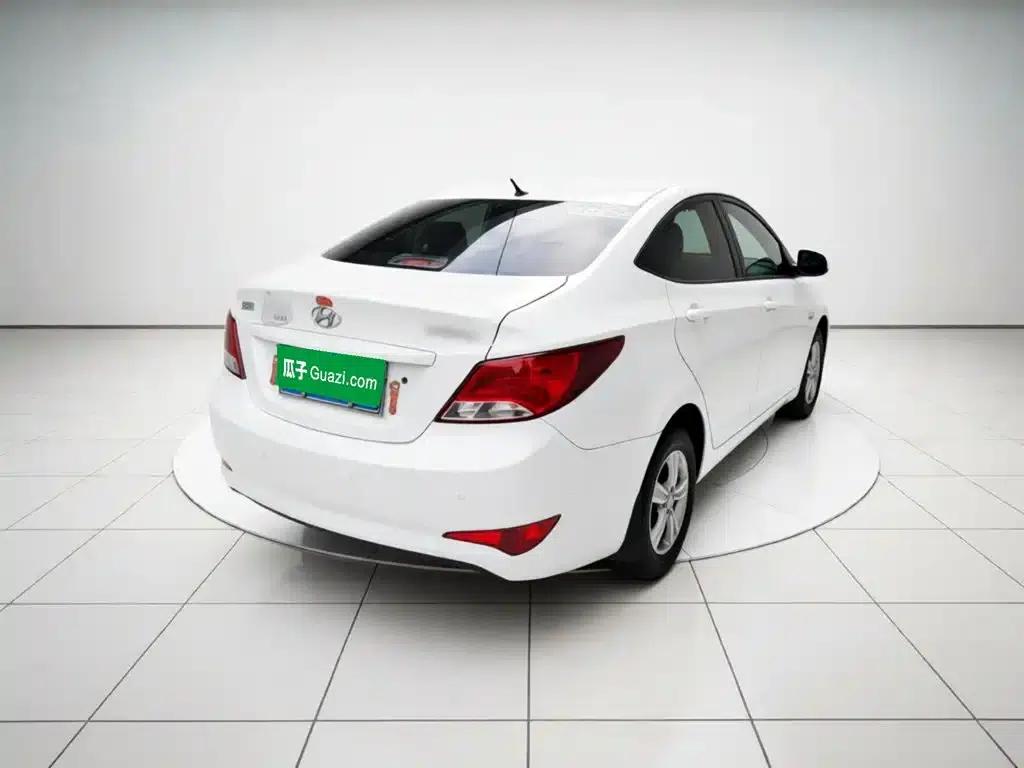 2016 Hyundai Reina 1.4L Automatic Intelligent GLS — миниатюра 4