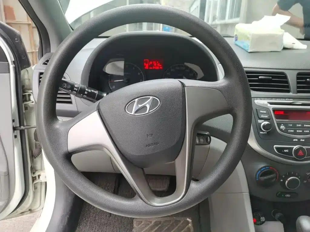 2016 Hyundai Reina 1.4L Automatic Intelligent GLS — миниатюра 6