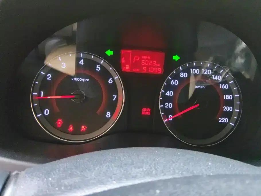 2014 Hyundai Reina 1.4L Automatic Leading Edition GLX — миниатюра 14
