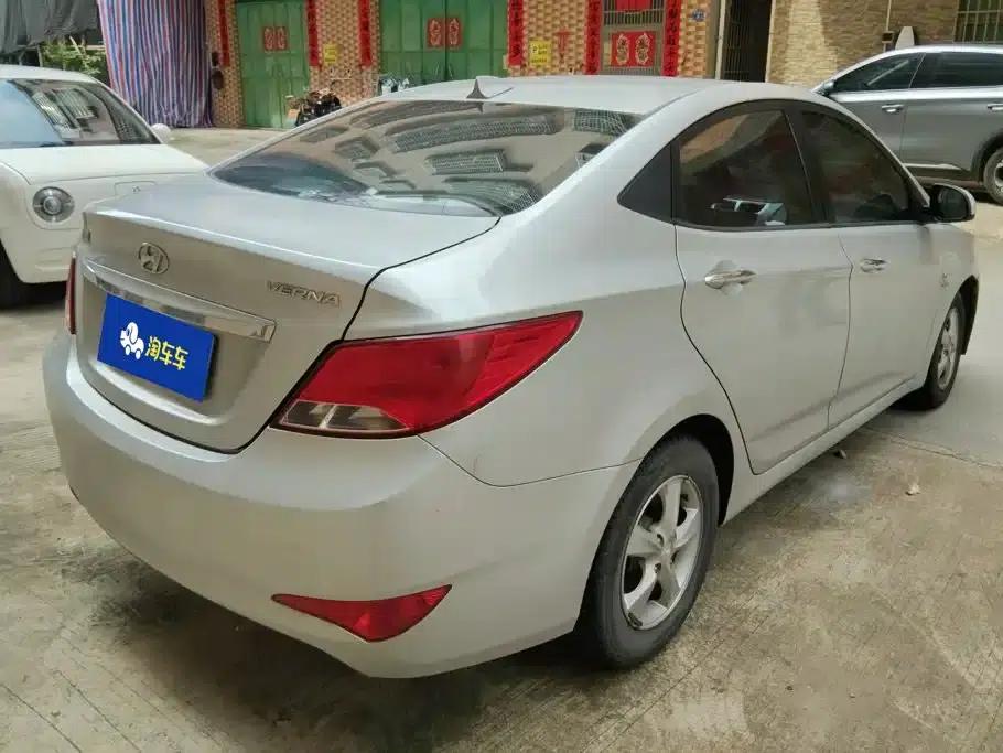 2014 Hyundai Reina 1.4L Automatic Leading Edition GLX — миниатюра 3