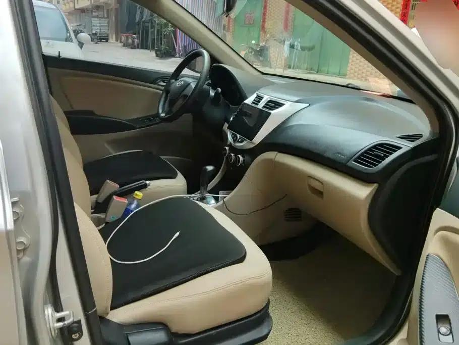 2014 Hyundai Reina 1.4L Automatic Leading Edition GLX — миниатюра 8