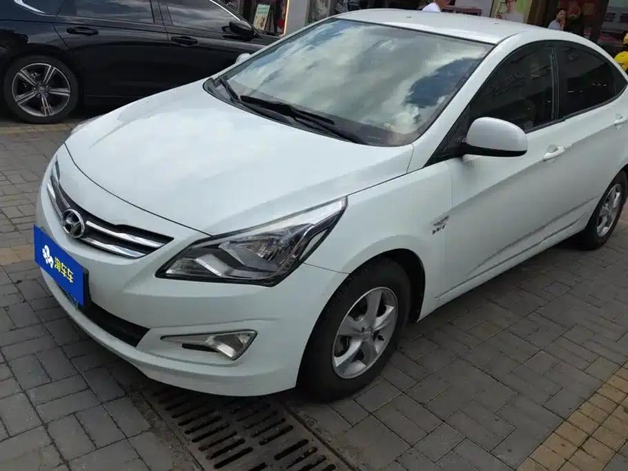 2014 Hyundai Reina 1.4L Automatic Intelligent GLS — миниатюра 1