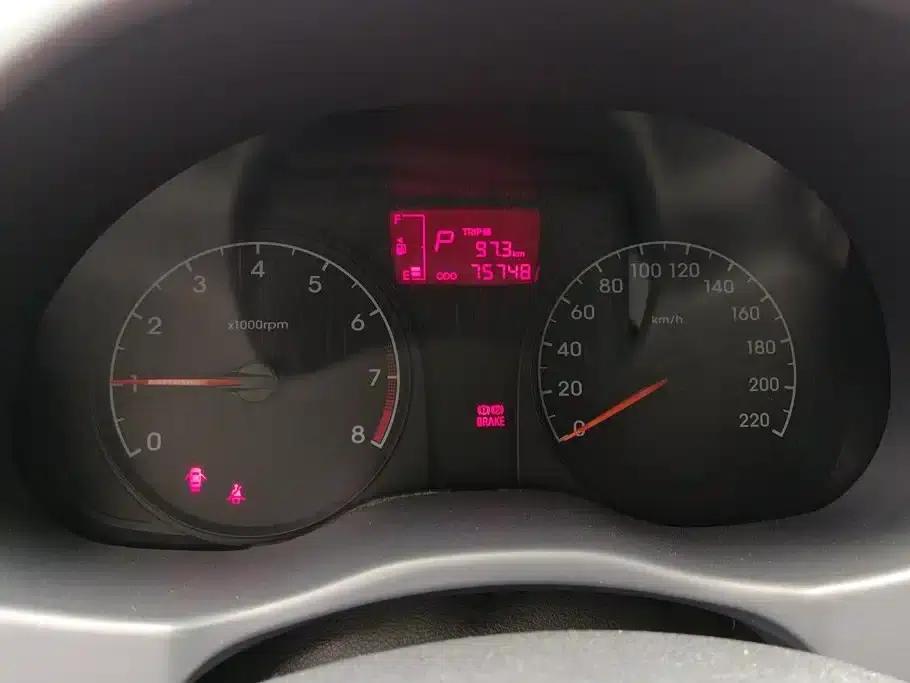 2014 Hyundai Reina 1.4L Automatic Intelligent GLS — миниатюра 14