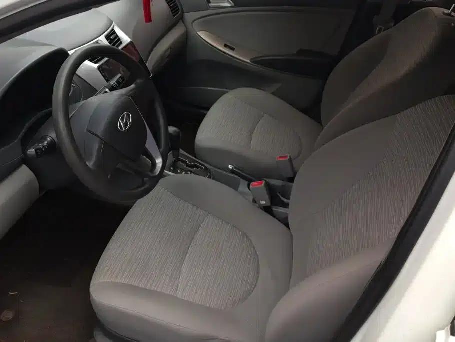 2014 Hyundai Reina 1.4L Automatic Intelligent GLS — миниатюра 9