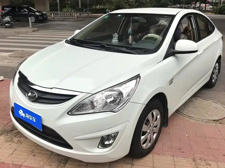 2010 Hyundai Reina Sedan 1.4L Manual Comfort GS — миниатюра 1