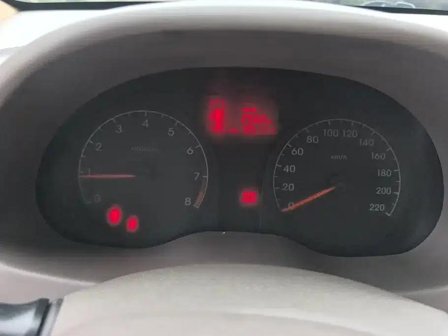 2010 Hyundai Reina Sedan 1.4L Manual Comfort GS — миниатюра 14