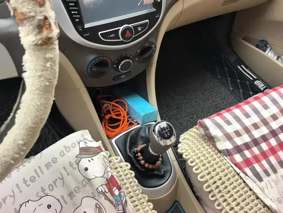 2010 Hyundai Reina Sedan 1.4L Manual Comfort GS — миниатюра 16