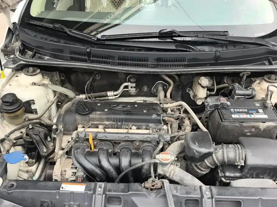 2010 Hyundai Reina Sedan 1.4L Manual Comfort GS — миниатюра 10
