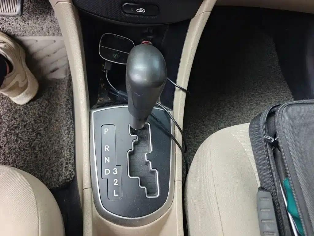 2014 Hyundai Reina 1.4L Automatic Intelligent GLS — миниатюра 11