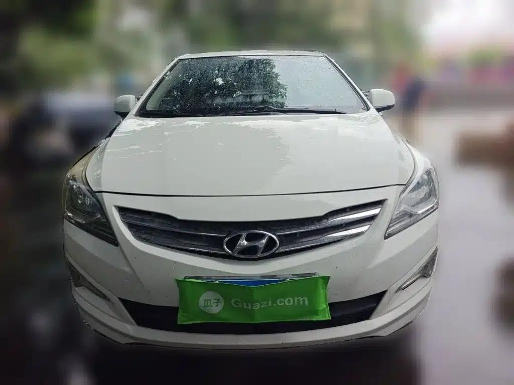 2014 Hyundai Reina 1.4L Automatic Intelligent GLS — миниатюра 3