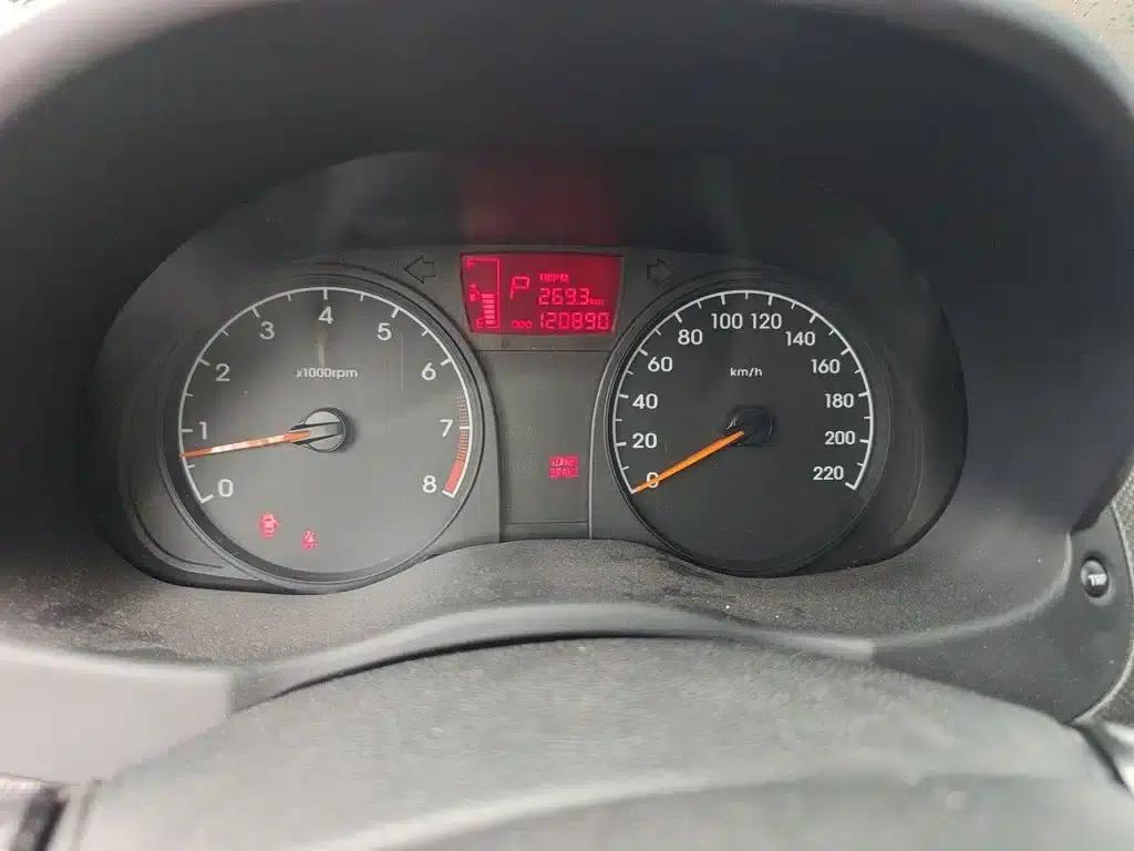 2014 Hyundai Reina 1.4L Automatic Intelligent GLS — миниатюра 8