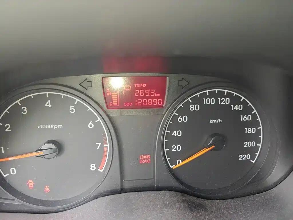 2014 Hyundai Reina 1.4L Automatic Intelligent GLS — миниатюра 9