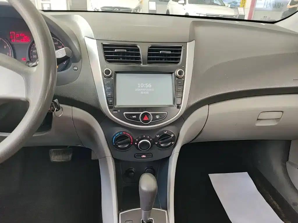 2016 Hyundai Reina 1.4L Automatic Intelligent GLS — миниатюра 13