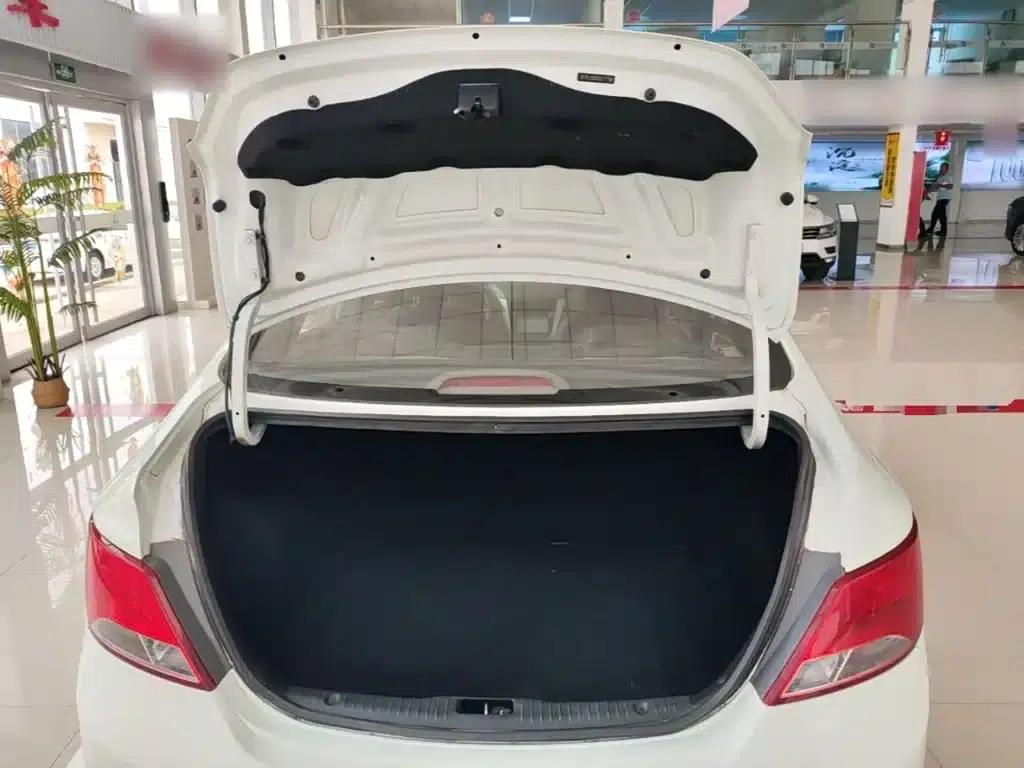 2016 Hyundai Reina 1.4L Automatic Intelligent GLS — миниатюра 19