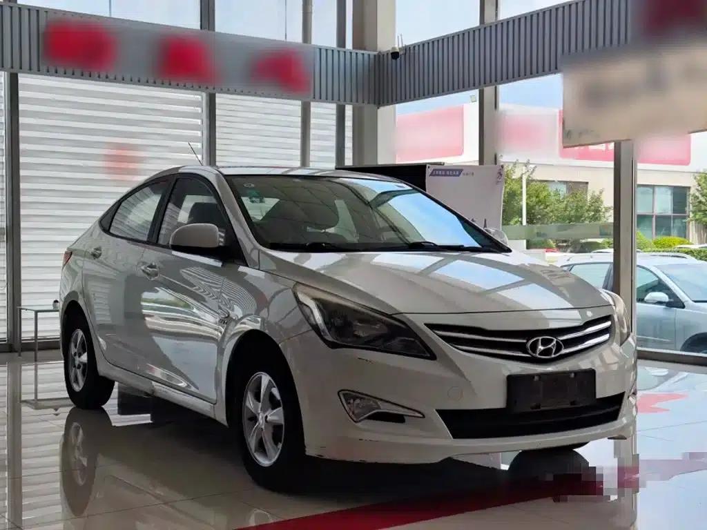 2016 Hyundai Reina 1.4L Automatic Intelligent GLS — миниатюра 4