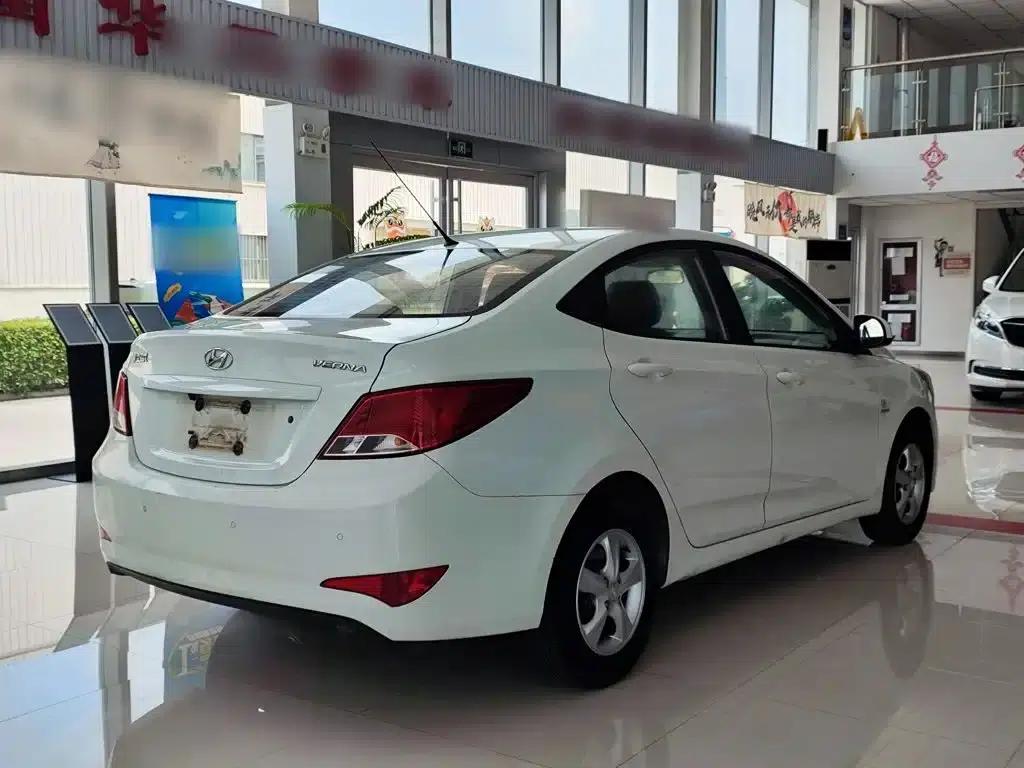 2016 Hyundai Reina 1.4L Automatic Intelligent GLS — миниатюра 7