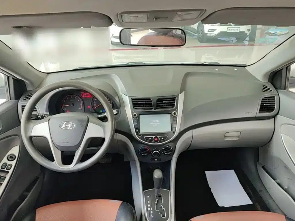 2016 Hyundai Reina 1.4L Automatic Intelligent GLS — миниатюра 10