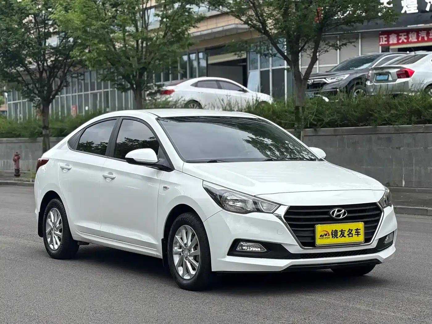 2016 Hyundai Verna 1.4L Automatic GLS (Cool Edition) — миниатюра 3