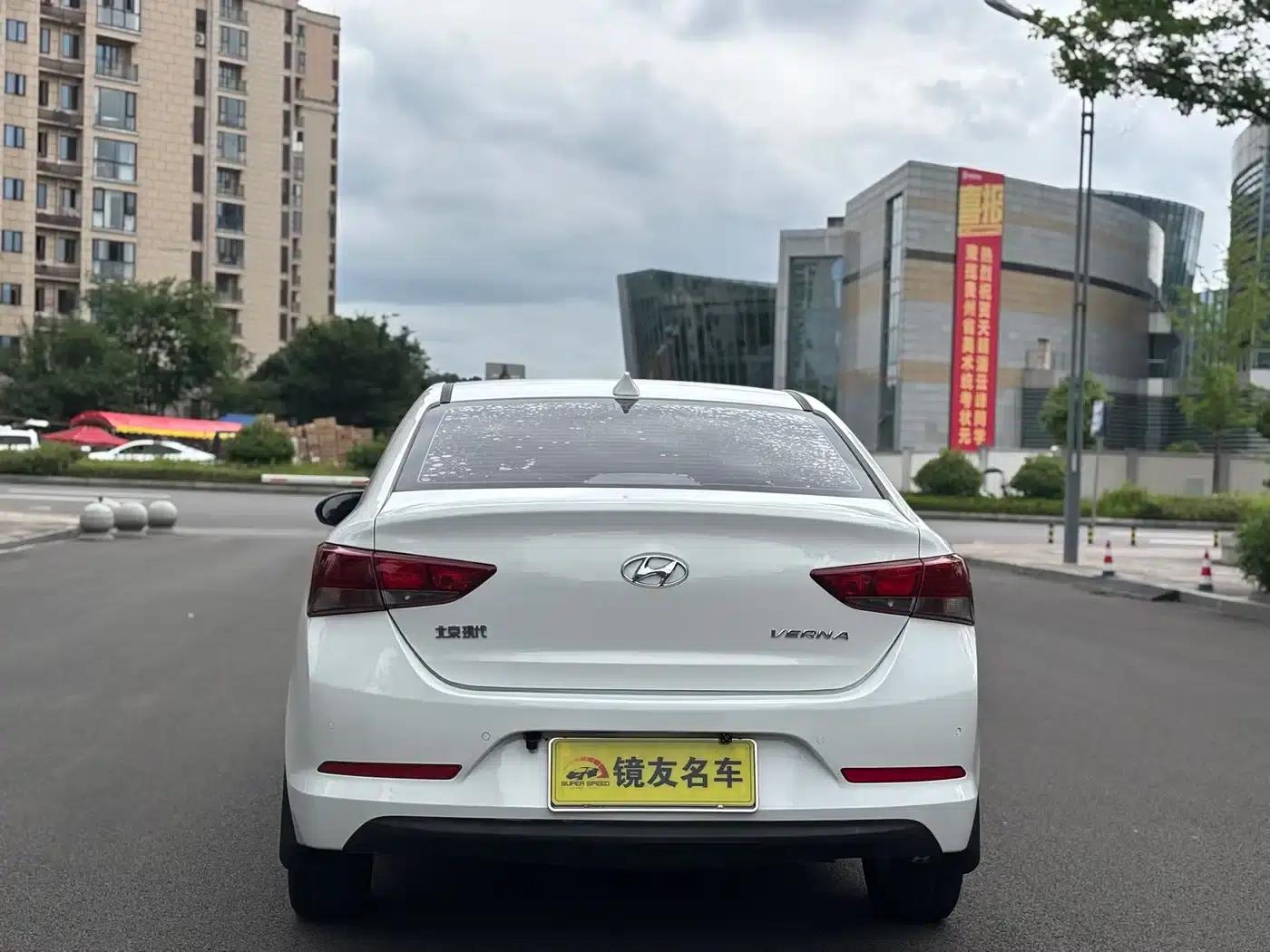 2016 Hyundai Verna 1.4L Automatic GLS (Cool Edition) — миниатюра 5