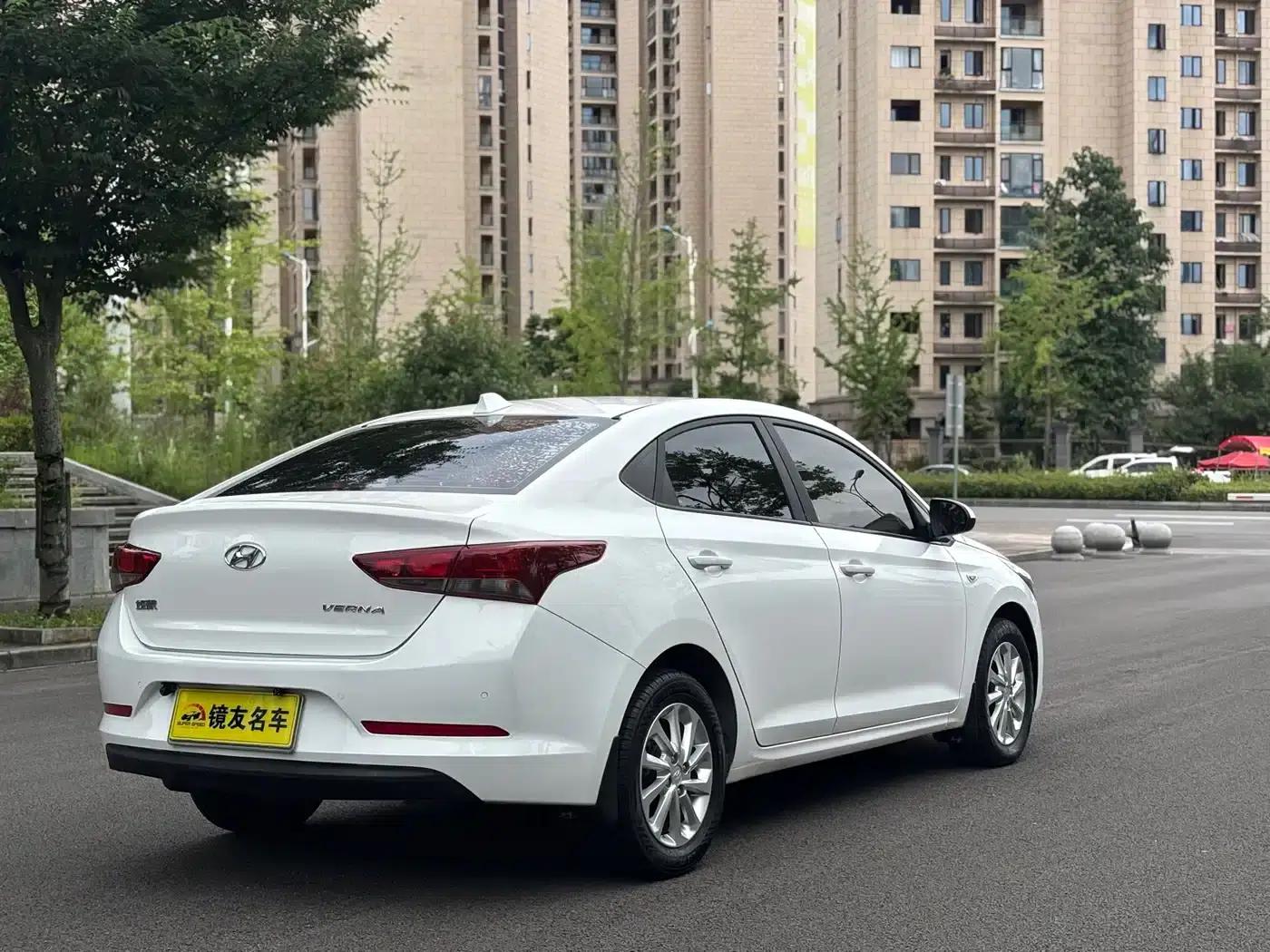 2016 Hyundai Verna 1.4L Automatic GLS (Cool Edition) — миниатюра 6