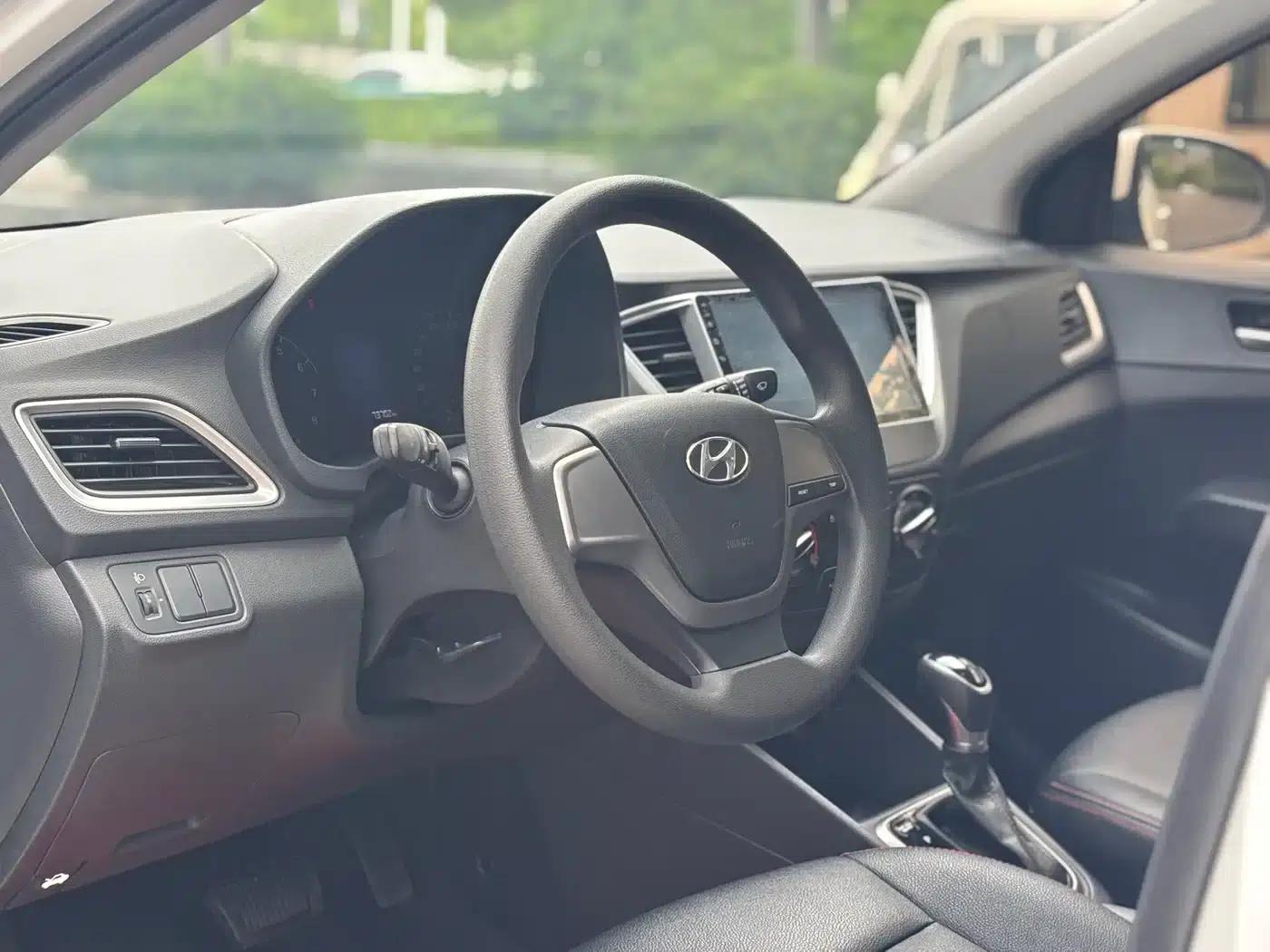 2016 Hyundai Verna 1.4L Automatic GLS (Cool Edition) — миниатюра 8