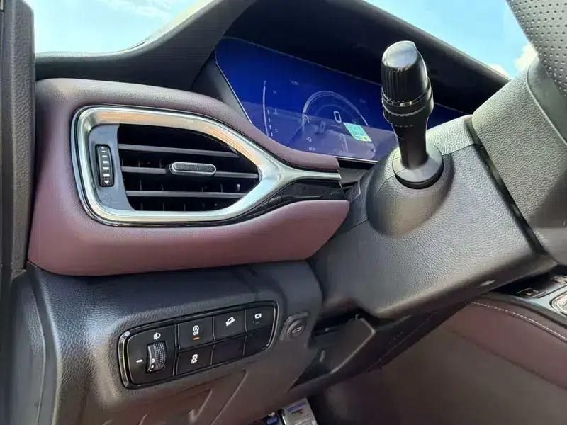 Trumpchi M6 2021 270T Automatic Premium Edition 7-seater — миниатюра 13