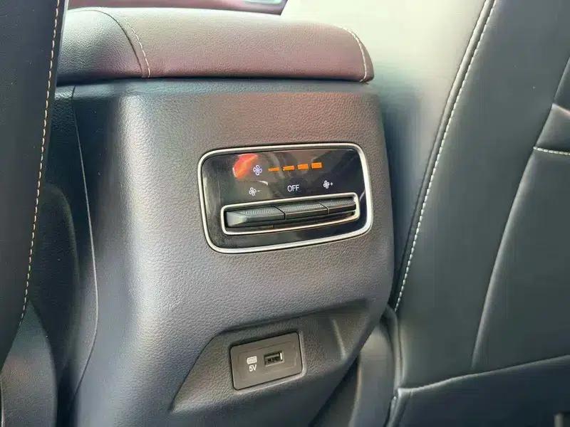 Trumpchi M6 2021 270T Automatic Premium Edition 7-seater — миниатюра 8