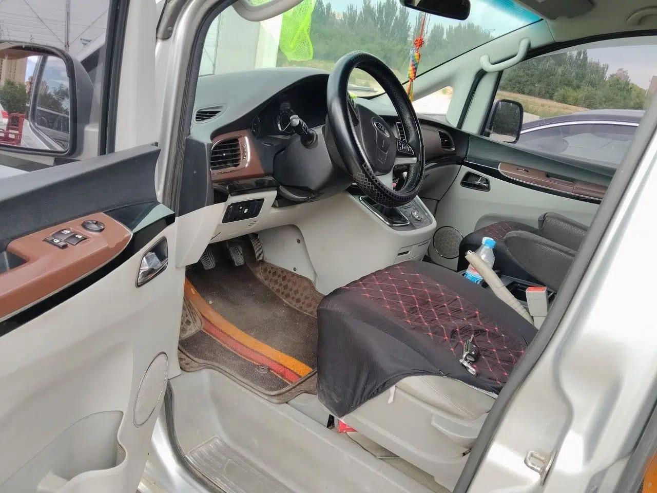 JAC Group Refine M5 2019 model year, manual transmission, gasoline, 2.0L, 7 seats — миниатюра 16