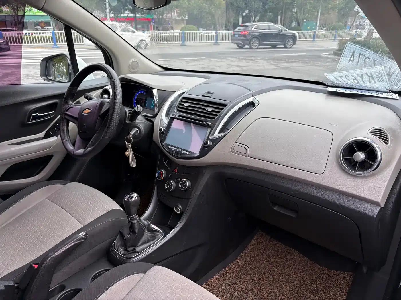 Chevrolet Trax 2014 1.4T Manual 2WD Comfort Model — миниатюра 9