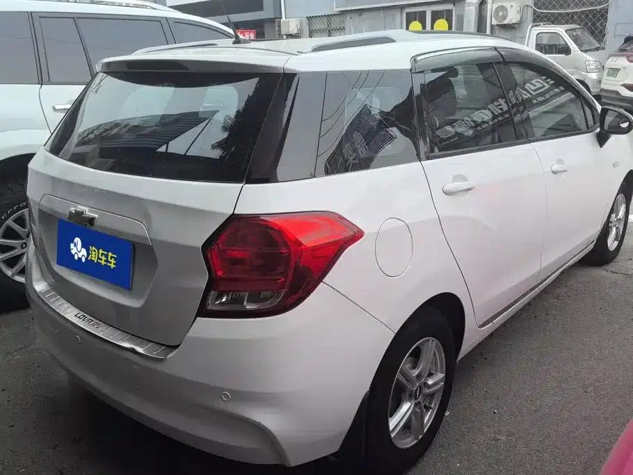 Chevrolet Aveo RV 2016 1.5L Automatic Comfortline Edition — миниатюра 3