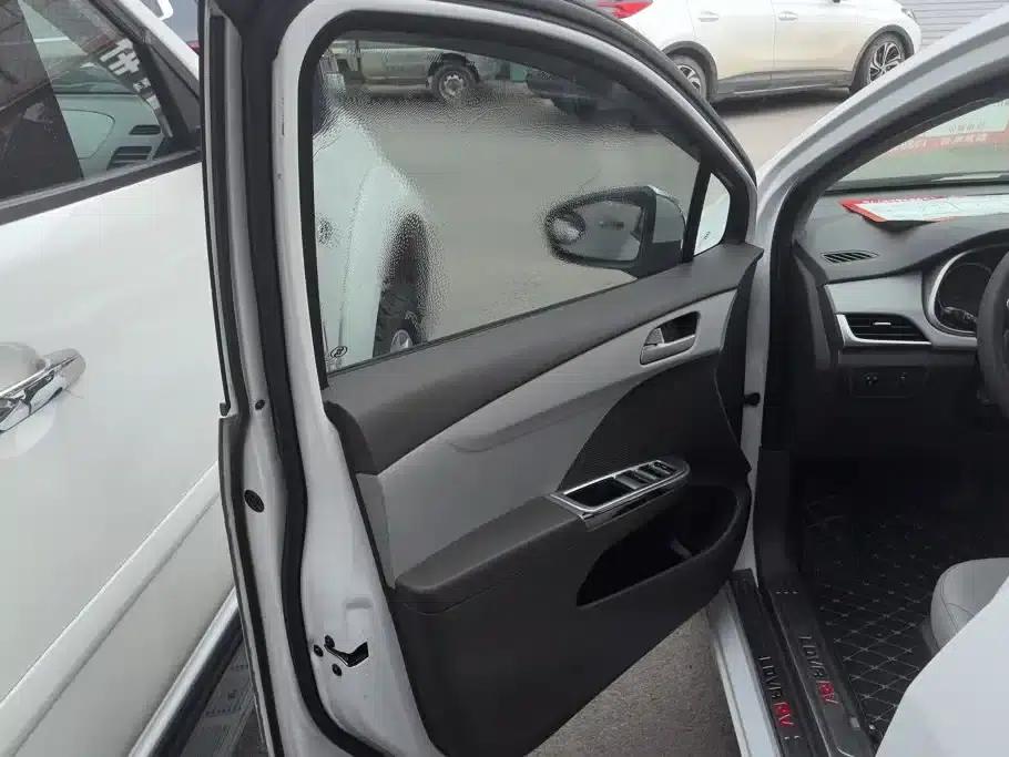 Chevrolet Aveo RV 2016 1.5L Automatic Comfortline Edition — миниатюра 7
