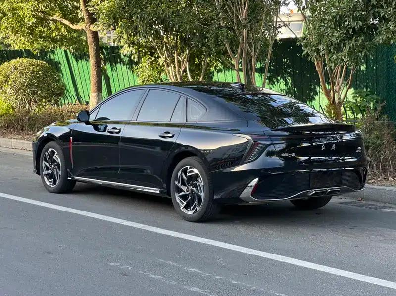 Hongqi H6 2023 2.0T Elegant Edition — миниатюра 3