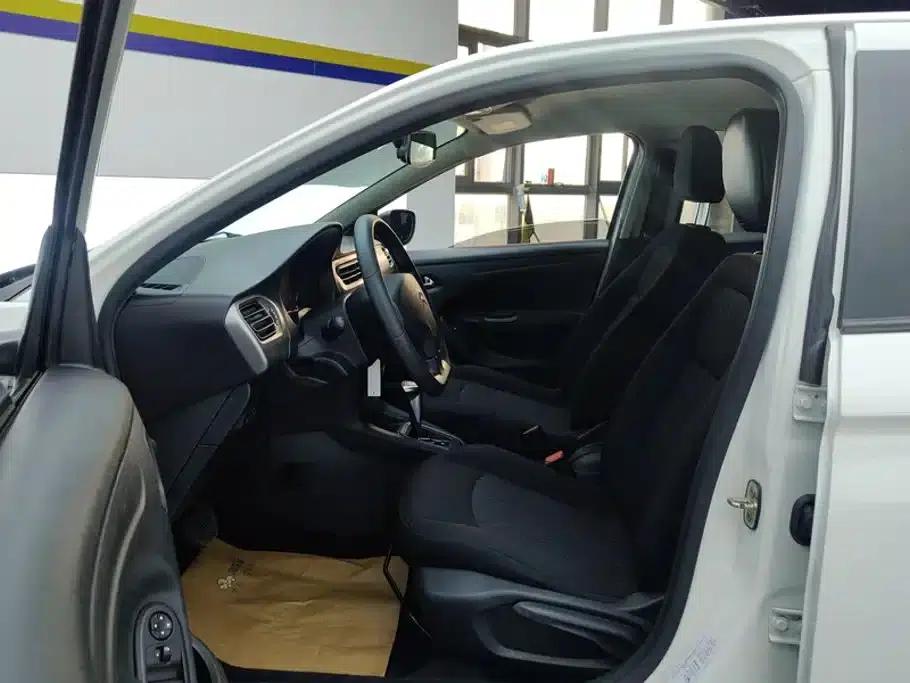 2016 Citroën Elysee 1.6L Automatic Fashion Edition — миниатюра 9